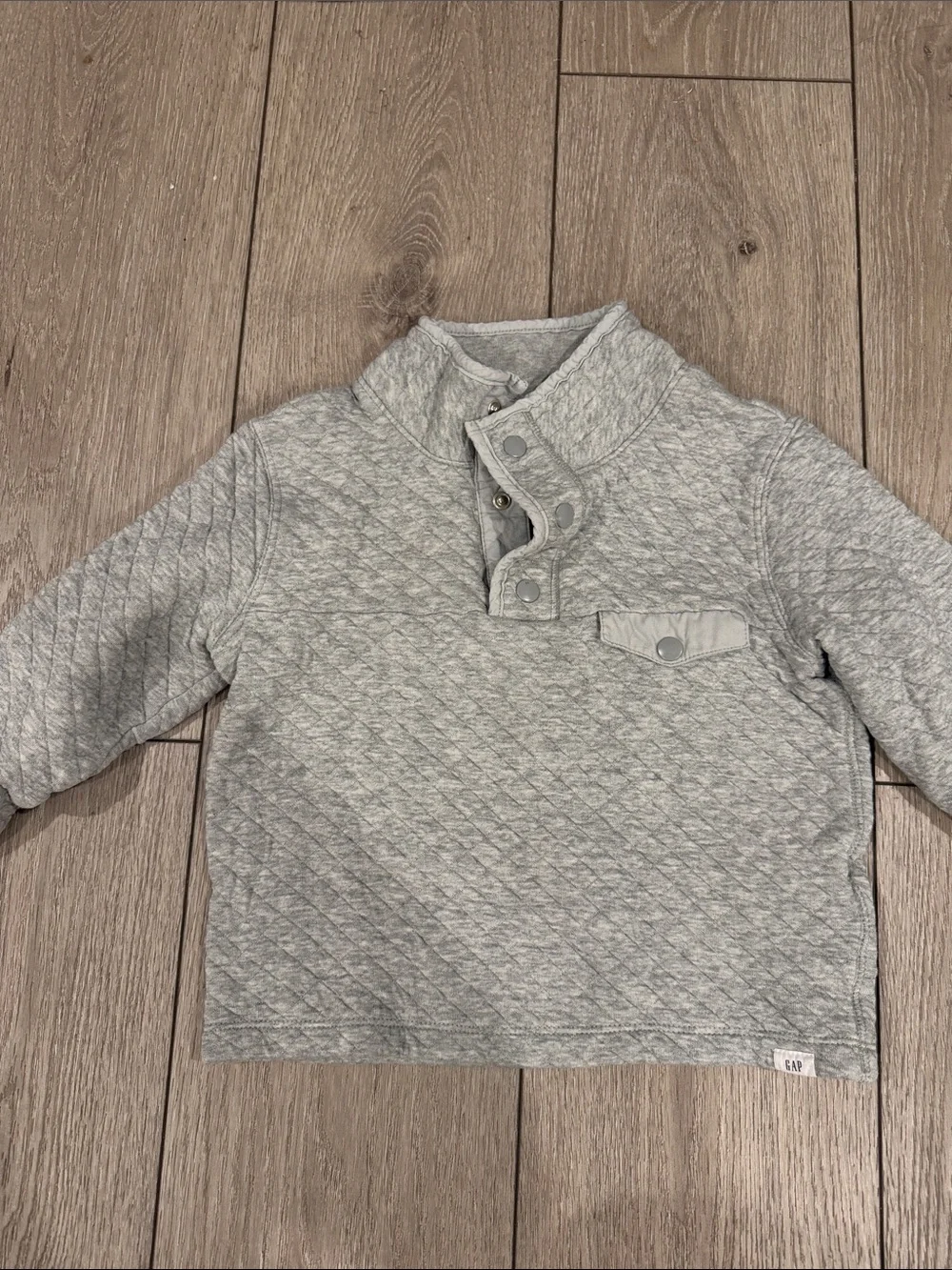 GAP Quilted Pullover Hoodie in Heather Gray